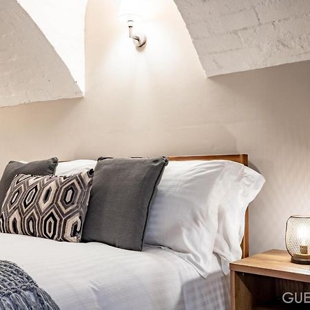 Host & Stay - Shaw Street Basement وورسيستير المظهر الخارجي الصورة