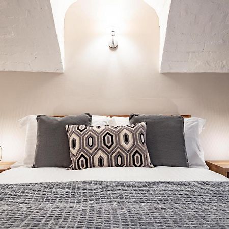 Host & Stay - Shaw Street Basement وورسيستير المظهر الخارجي الصورة